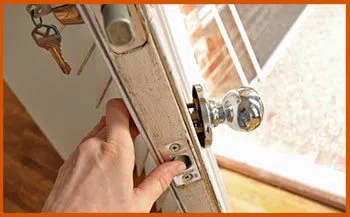 Farmington MI Locksmith Store Farmington, MI 248-702-4346 - 12-changing-locks